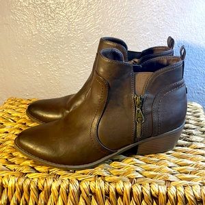 Guess Brown Ankle Boots 10